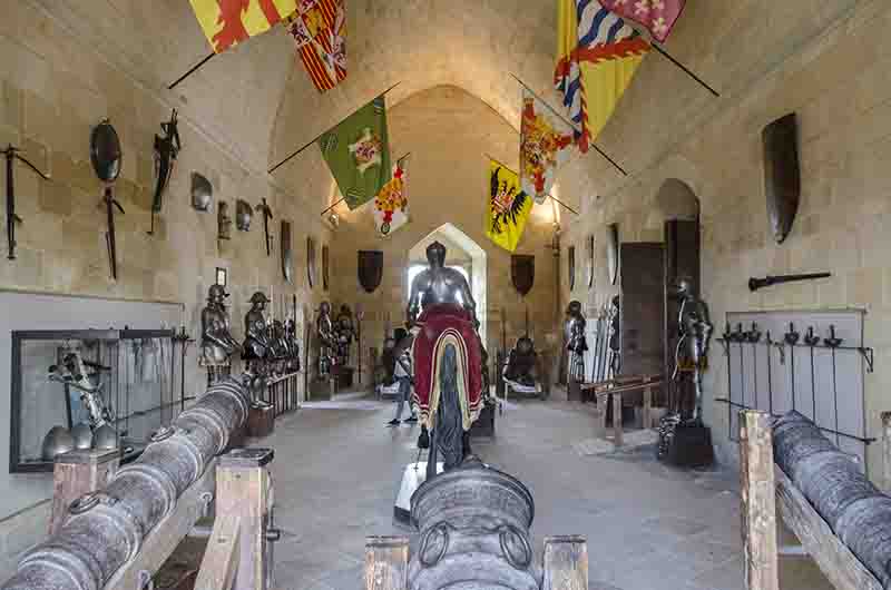 84 - Segovia - el Alcazar de Segovia - interior - sala de armas